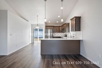 422 N Washington St in Moses Lake, WA - Building Photo - Building Photo