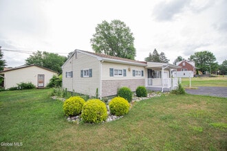 3275 Maryvale Dr in Schenectady, NY - Building Photo - Building Photo