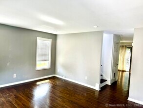 20 Rockmore Pl in Bridgeport, CT - Building Photo - Building Photo