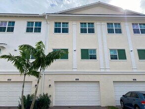 5213 Beckman Ter in Palm Beach Gardens, FL - Building Photo - Building Photo