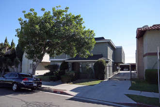 136 W Hillsdale St in Inglewood, CA - Building Photo - Primary Photo