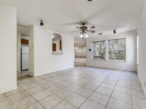 59 Rainy Ave in San Antonio, TX - Foto de edificio - Building Photo