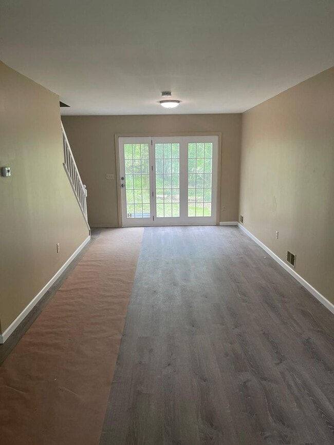 13 Windsor Ct in Poughkeepsie, NY - Building Photo - Building Photo