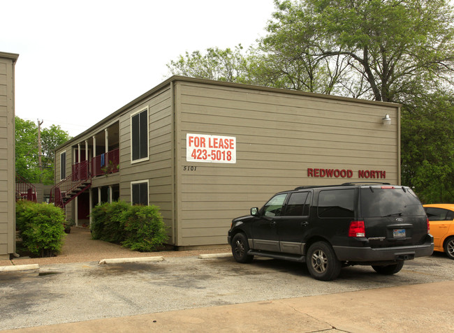 Redwood North in Austin, TX - Foto de edificio - Building Photo