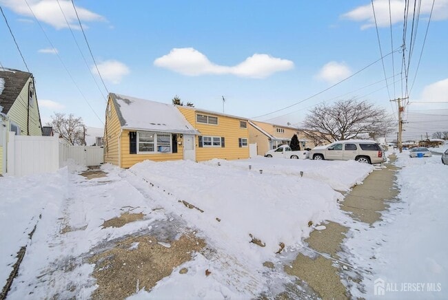 80 Poplar St in Carteret, NJ - Building Photo - Building Photo