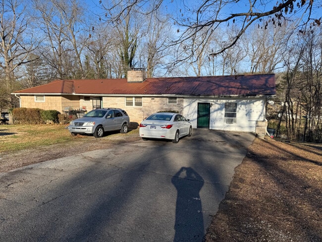 325 Highland View Dr