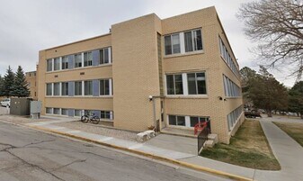 548 15th St in Rawlins, WY - Building Photo