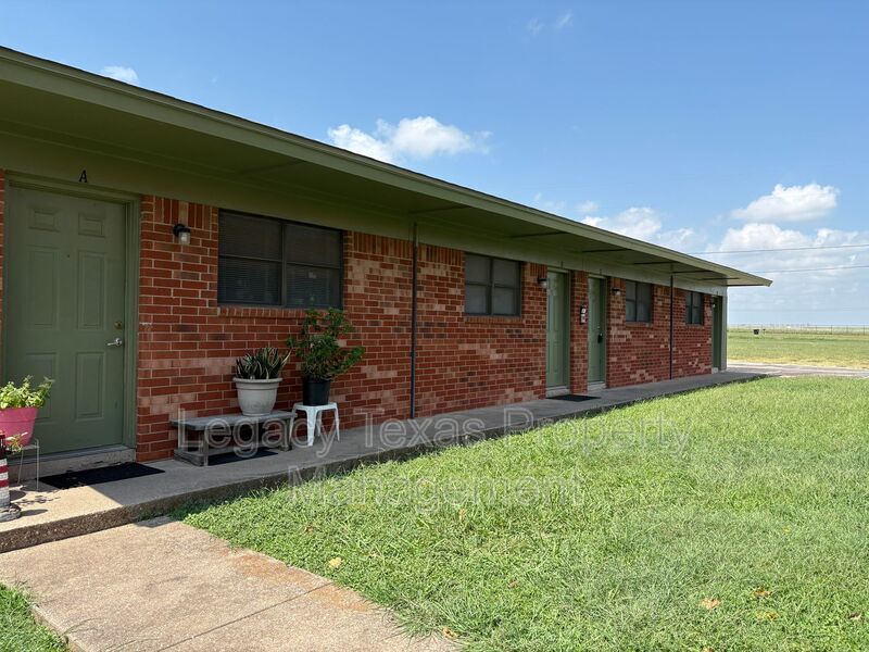 1702 Short St in Cleburne, TX - Building Photo