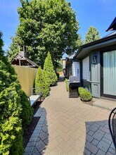 5245 W Ardmore Ave in Chicago, IL - Building Photo - Building Photo