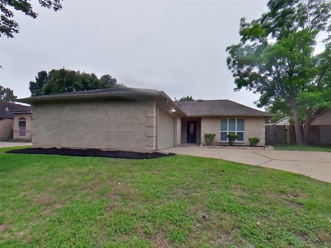 property at 2011 Marlberry Ln