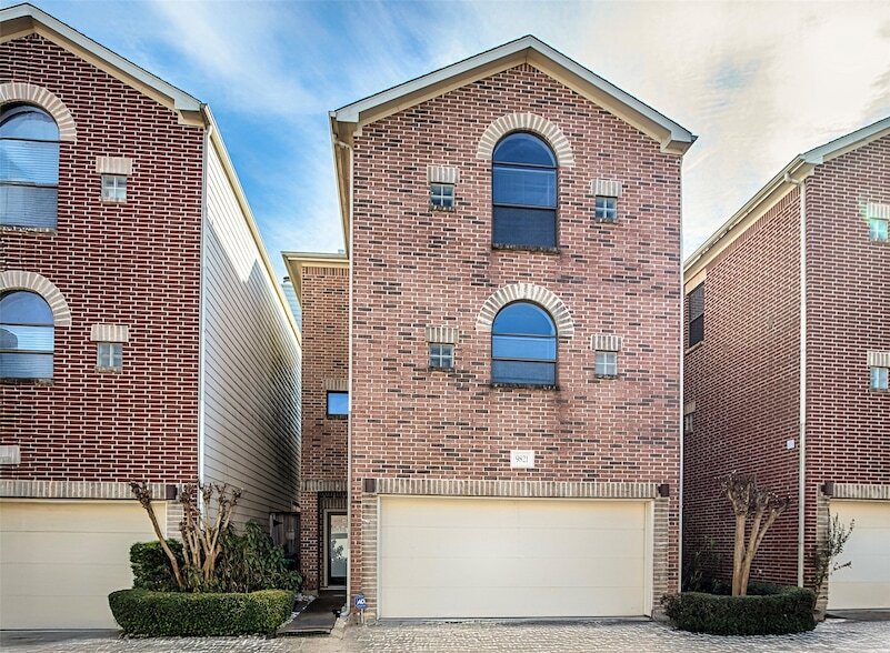 9821 Madeline Alyssa Ct, Unit 4409-3B in Houston, TX - Building Photo