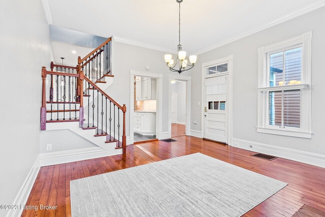 property at 2118 Longest Ave