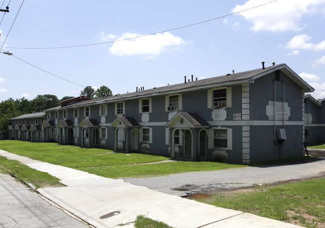 Heritage Square Apartments in Atlanta, GA - Building Photo - Building Photo