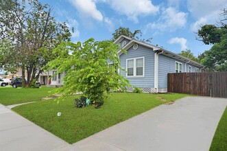 1419 Lombardy St in Houston, TX - Building Photo - Building Photo