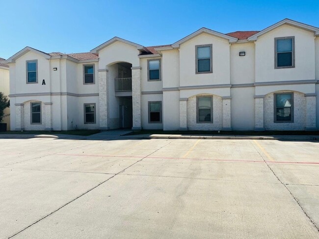 property at 7615 Laguna Del Mar Ct