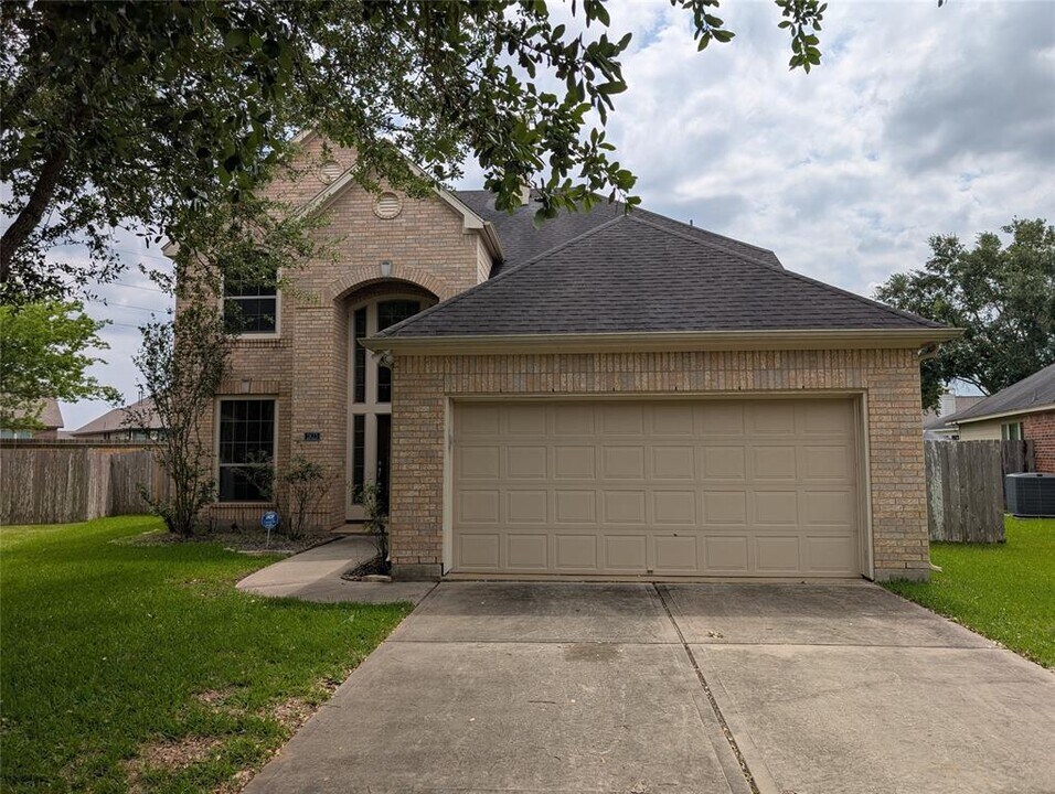 2823 Everhart Terrace Dr in Fresno, TX - Building Photo