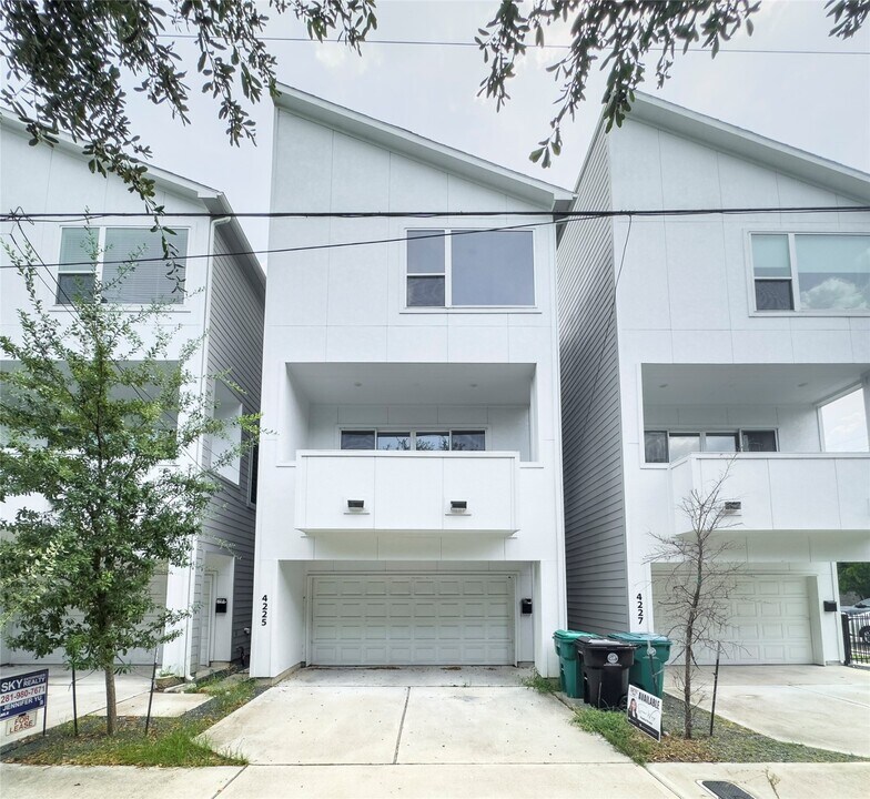 4225 Eli St in Houston, TX - Building Photo