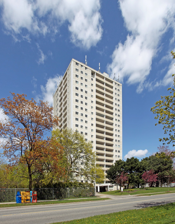 1350 York Mills Rd in Toronto, ON - Building Photo