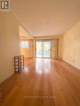 300 Bridletowne Cir in Toronto, ON - Building Photo - Building Photo