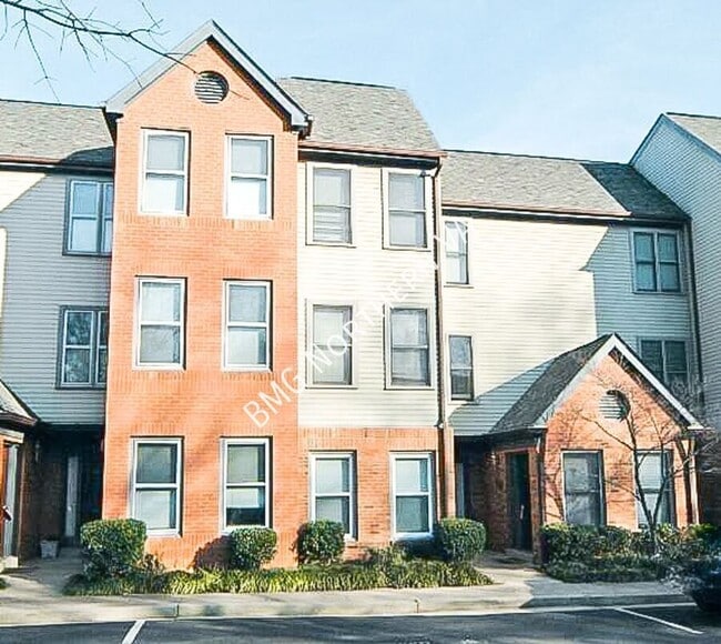 property at 2107 N Rolfe St
