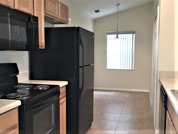 2481 Winchester Blvd in Kissimmee, FL - Foto de edificio - Building Photo