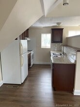 537 Post Rd in Darien, CT - Building Photo - Building Photo