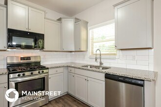 707 Overlook Gln Dr in Lawrenceville, GA - Building Photo - Building Photo