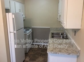 3330 Breckenridge Ln in Louisville, KY - Building Photo - Building Photo