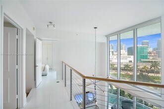 350 S Miami Ave, Unit 713 in Miami, FL - Building Photo - Building Photo