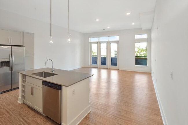 property at 650 E Brooklyn Vlg Ave