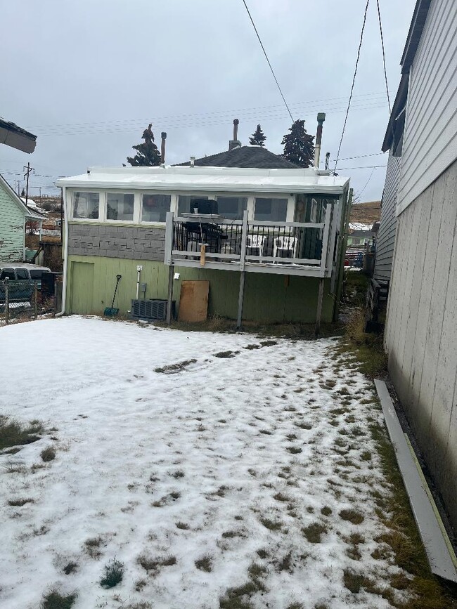 406 W Daly St in Butte, MT - Foto de edificio - Building Photo