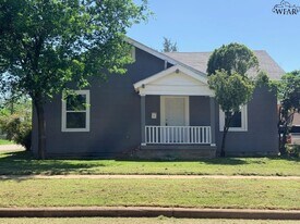 1301 Taylor St in Wichita Falls, TX - Building Photo