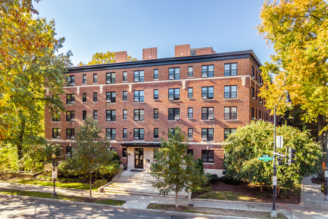 Parkway Apartments in Washington, DC - Foto de edificio