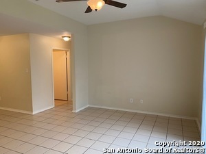 5607 Lakebend W Dr in San Antonio, TX - Foto de edificio - Building Photo