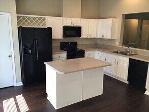 5207 Cypress Links Blvd in Elkton, FL - Building Photo - Building Photo