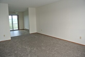 1711 16th St NW in Minot, ND - Building Photo - Building Photo