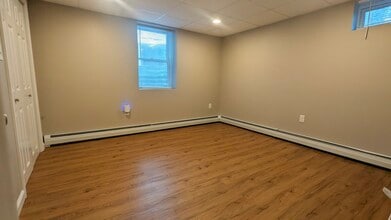 17 Columbus Rd in Woburn, MA - Foto de edificio - Building Photo