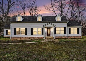 707 E Mcintosh Rd in Griffin, GA - Building Photo