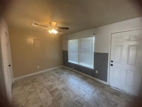 8339 White Settlement Rd in White Settlement, TX - Foto de edificio - Building Photo