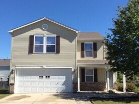 843 Streamside Dr in Greenfield, IN - Building Photo