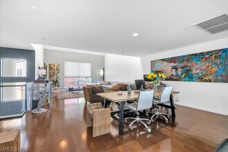 2014 Pin Oak Ave in Las Vegas, NV - Building Photo - Building Photo