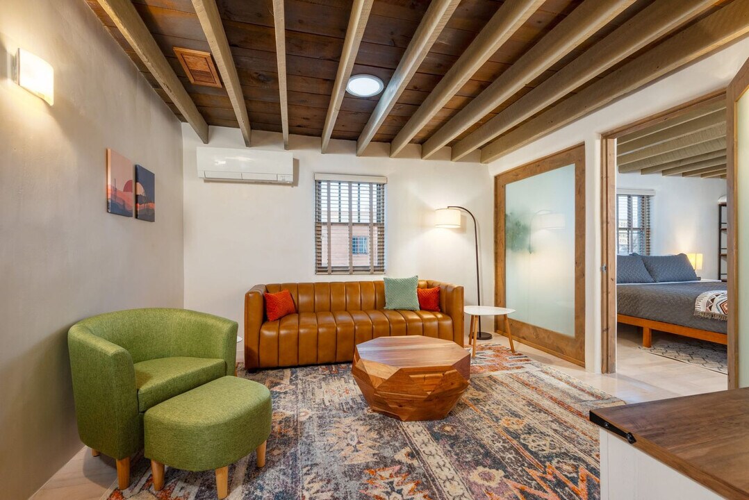 715 S St Francis Dr in Santa Fe, NM - Building Photo