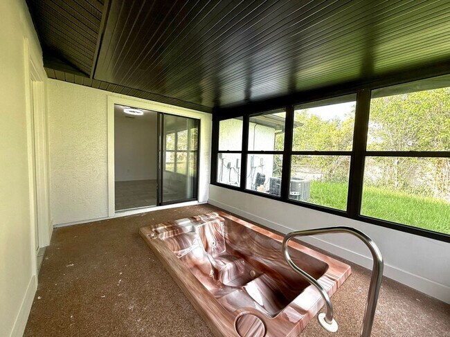 1321 Frizzell Ln NW in Port Charlotte, FL - Building Photo - Building Photo