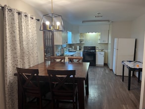 1615 Cincinnati Ave, Unit 3 in San Antonio, TX - Foto de edificio - Building Photo