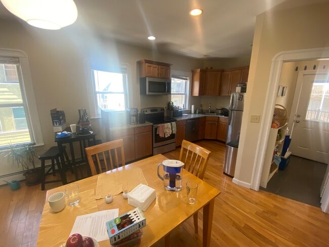 9 Aberdeen Rd, Unit 1 in Somerville, MA - Building Photo - Building Photo