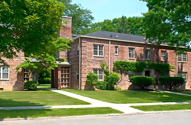 Stonehenge Gardens in Albany, NY - Building Photo - Building Photo