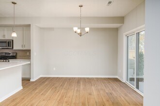 6426 Hamilton Woods Blvd N in Westerville, OH - Building Photo - Building Photo