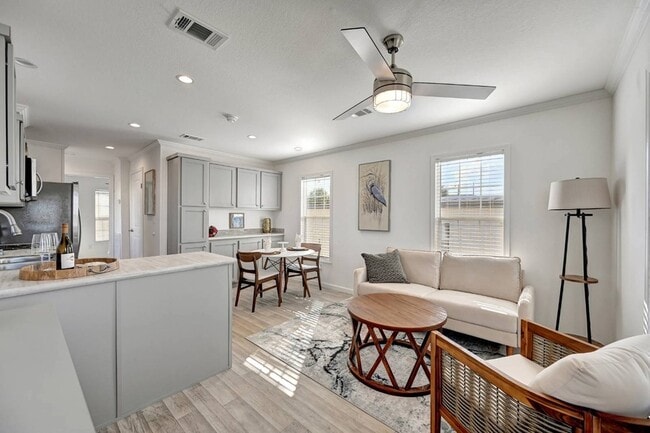 1701 Post Rd in Melbourne, FL - Building Photo - Building Photo