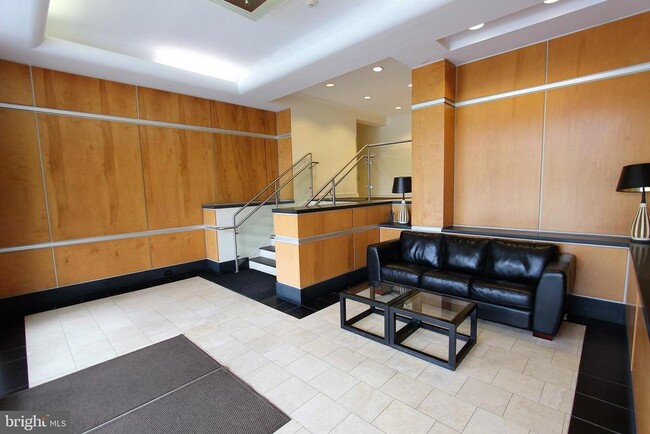 1730 Arlington Blvd in Arlington, VA - Building Photo - Building Photo