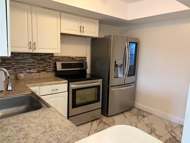 5550 NW 44th St in Lauderhill, FL - Building Photo - Building Photo